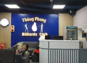 Thông Phong Billiard Club - Không gian thoải mái, bàn bida mới